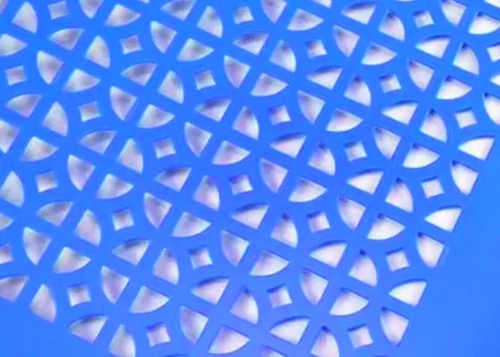 صفيحة معدنية مطبقة بقوة مع أنماط ثقوب قابلة للتخصيص ومقاومة للتآكل للعمارة والديكور