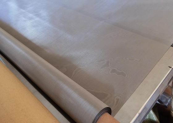 الشاشة المرنة من الفولاذ المقاوم للصدأ في الألواح مع أنواع مختلفة من النسيج للاستخدام في تصفية الصناعة