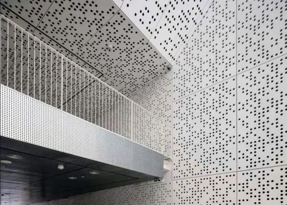 صفائح الألمنيوم المثقبة المطلية بالبولي فينيل كلوريد الملونة لتزيين الجدران الخارجية