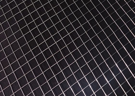 الكهربائية الغالبية لحام الشبكة المعدنية عرض 0.5m-2.5m مثالية للسياج