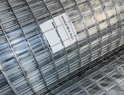 الشبكة السلكية المطاوعة ذات الثقوب المربعة المغطاة بالبيفيكس مع 1/4'' 3/8' و 3/4' أحجام الثقوب للأقفاص الأمنية ومحفظات الحيوانات