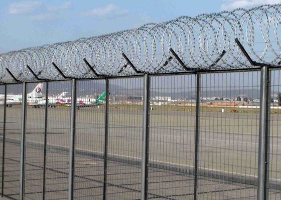 4.0m 5.2m البلاستيك المغلفة لوحات شبكة سلكية المطار الأمن شبكة المبارزة لوحات